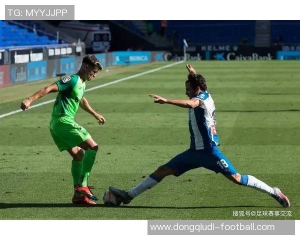 西甲激战：本菲卡逆转那不勒斯神奇扑救点燃全场激情